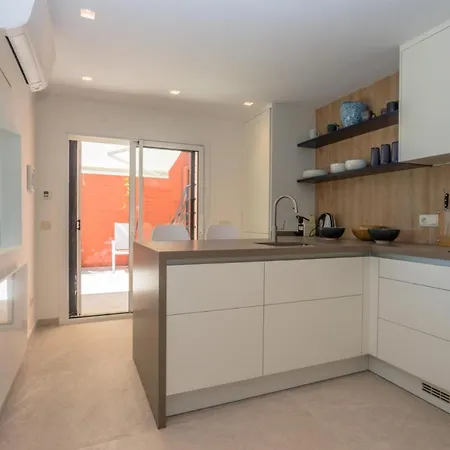 L-3 5/ 6 Pax Holiday home